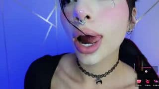 Current preview image for model hollyxx_